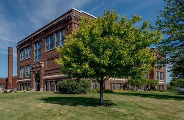 front view picture of 460 Broadway, South Haven, MI. 49090