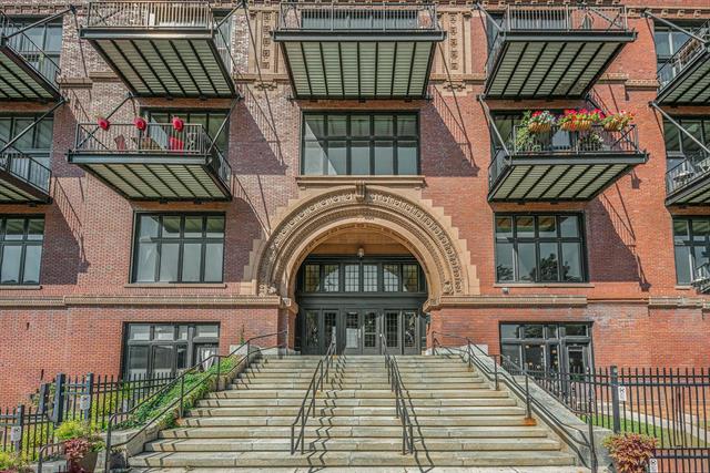front view picture of 600 Broadwaynw  Avenue, Grand Rapids, MI. 49504