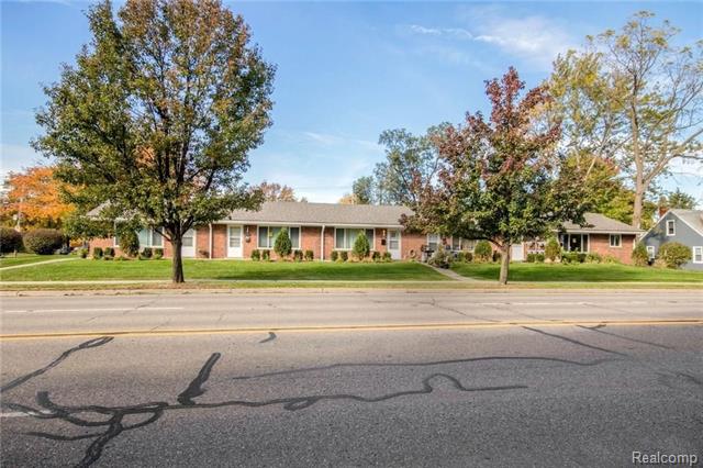 front view picture of 4415 Crooks Road, Royal Oak, MI. 48073