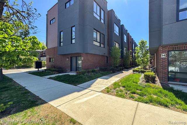 front view picture of 2037 11Th Street, Detroit, MI. 48216