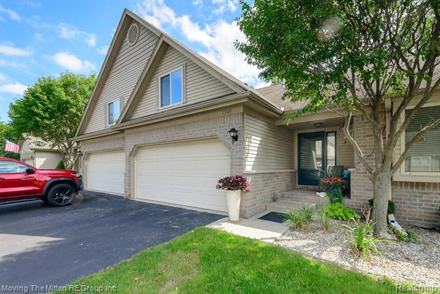 front view picture of 17449 Ava Court, New Boston, MI. 48164