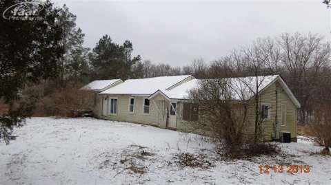 front view picture of 7415 Linden Road, Fenton, MI. 48430