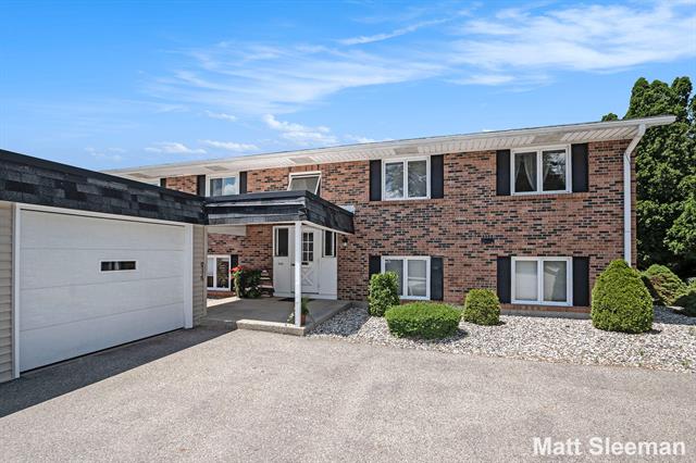 front view picture of 230 S State Street, Zeeland, MI. 49464