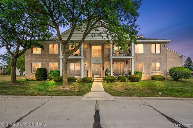 front view picture of 14140 Merriweather St, Sterling Heights, MI. 48312