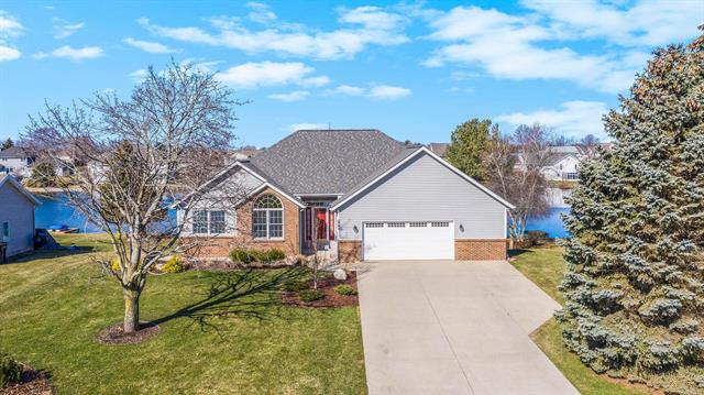 front view picture of 975 Bluff Lake Drive, Zeeland, MI. 49464
