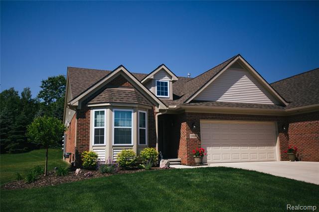 front view picture of 1986 Genoa Circle, Howell, MI. 48843