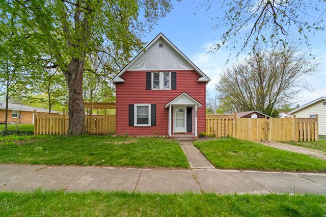 front view picture of 324 Jones Avenue, South Haven, MI. 49090
