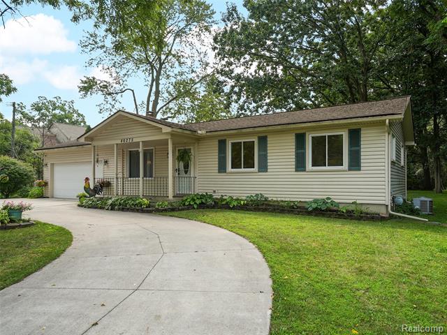 front view picture of 46275 W 11 Mile Rd, Novi, MI. 48374