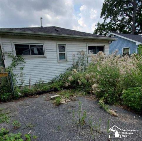 front view picture of 2627 Morin Grove St, Erie, MI. 48133