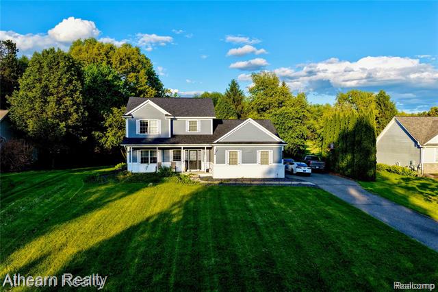 front view picture of 16429 E Horseshoe Trail, Linden, MI. 48451