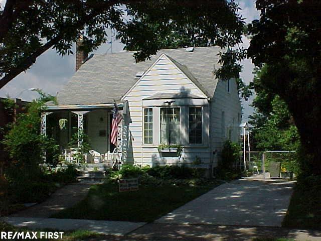 front view picture of 1602 Hoffman Ave, Royal Oak, MI. 48067