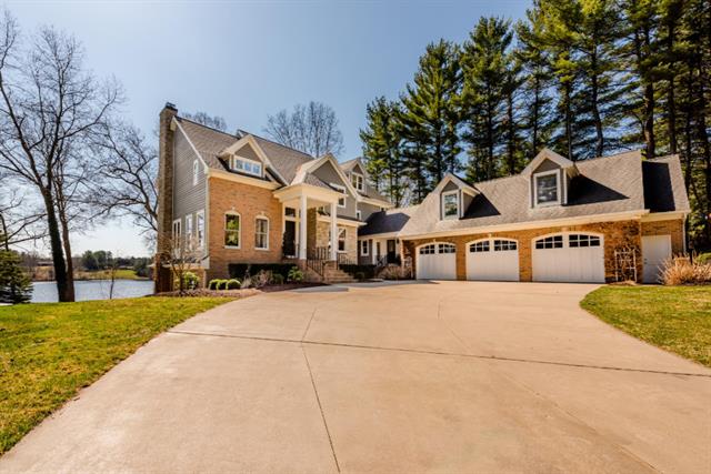 front view picture of 55755 Davis Lane, Dowagiac, MI. 49047