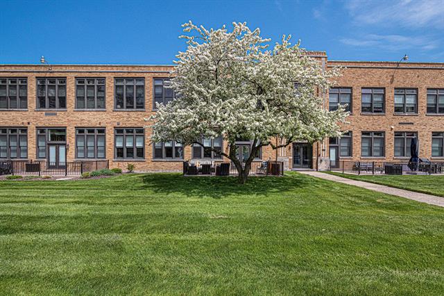 front view picture of 2214 S State Street, Saint Joseph, MI. 49085