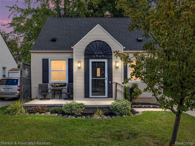 front view picture of 1533 Owana Ave, Royal Oak, MI. 48067