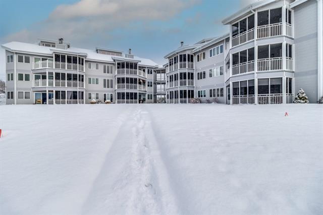 front view picture of 355 W Columbia Avenue, Battle Creek, MI. 49015