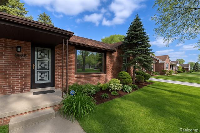 front view picture of 9988 Stout Street, Detroit, MI. 48228