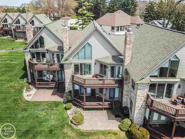 front view picture of 50703 Harbour View Dr. N, New Baltimore, MI. 48047