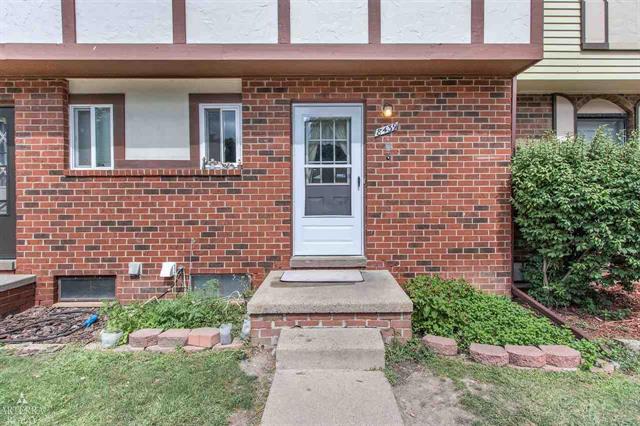 front view picture of 8439 Hickory, Sterling Heights, MI. 48312