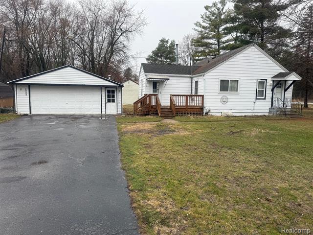 front view picture of 5022 Youngstown, Saginaw, MI. 48601