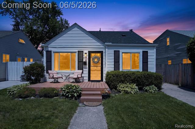 front view picture of 2217 Guthrie Ave, Royal Oak, MI. 48067