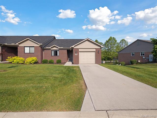 front view picture of 1470 Duncan Court, Chelsea, MI. 48118