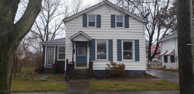 front view picture of 210 S Liberty St, Marshall, MI. 49068