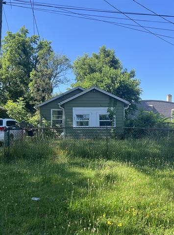 front view picture of 27 Avenue B, Battle Creek, MI. 49037