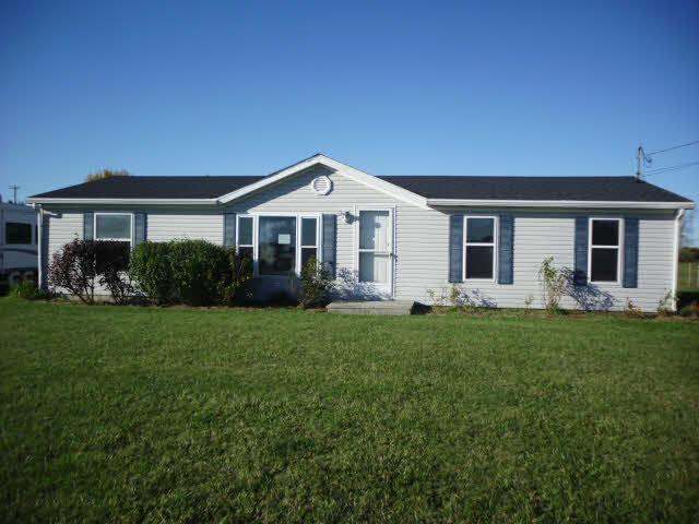 front view picture of 111 E Hampton Rd, Essexville, MI. 48732