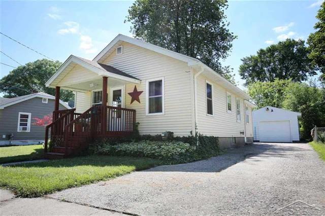 front view picture of 511 Sidney St, Bay City, MI. 48706