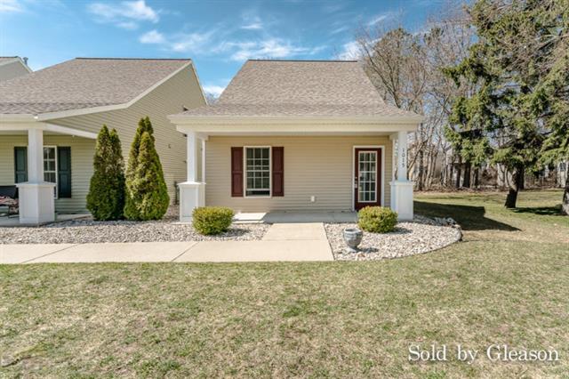 front view picture of 1015 Moreland Street, Grand Haven, MI. 49417