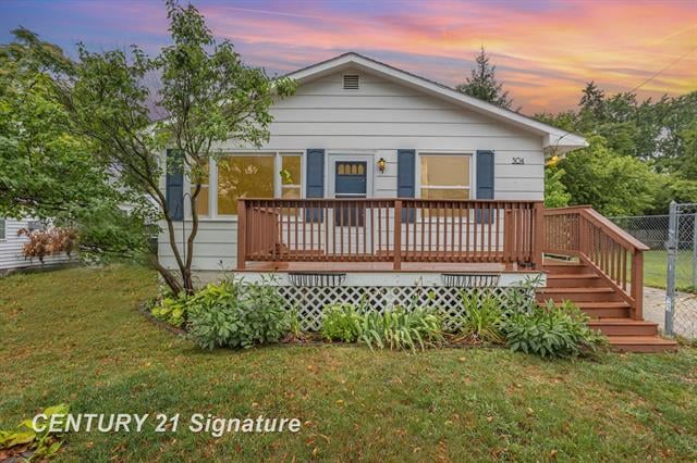 front view picture of 304 Curtis, Bay City, MI. 48706