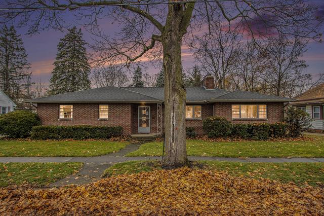 front view picture of 104 Mechanic, Sturgis, MI. 49091