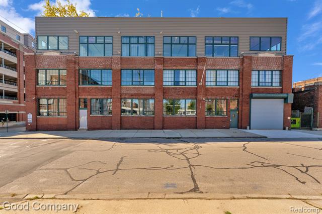 front view picture of 2987 Franklin Street, Detroit, MI. 48207