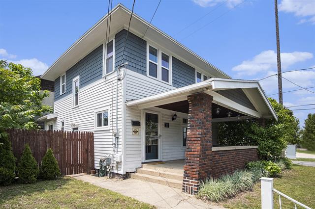front view picture of 75 Diamondne  Avenue, Grand Rapids, MI. 49503