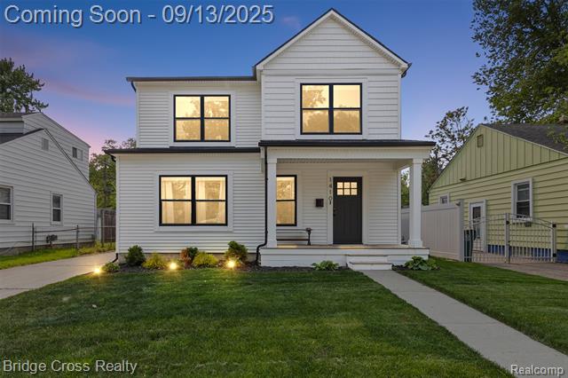 front view picture of 1410 Mclean Ave, Royal Oak, MI. 48067
