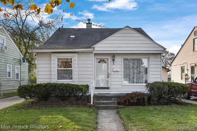 front view picture of 2326 Rowland Ave, Royal Oak, MI. 48067