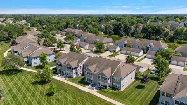 front view picture of 1734 Weatherstone Drive, Ann Arbor, MI. 48108