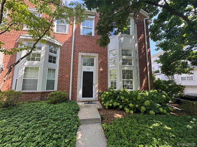 front view picture of 115 N Georgetown Sq, Royal Oak, MI. 48067