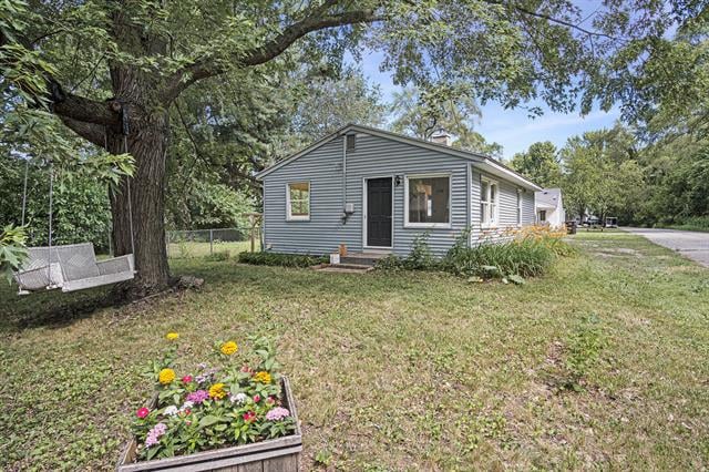 front view picture of 165 Kentonse  Street, Grand Rapids, MI. 49548