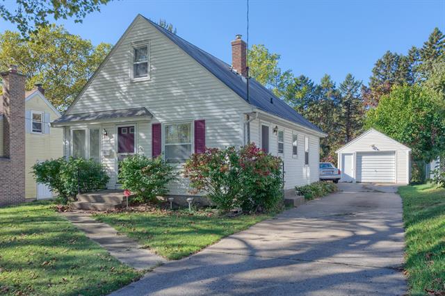 front view picture of 1711 Burkene  Avenue, Grand Rapids, MI. 49505