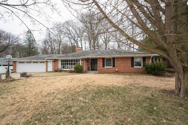 front view picture of 114 E Westwood Drive, Kalamazoo, MI. 49006