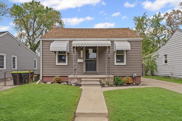 front view picture of 119 E Guthrie Ave, Madison Heights, MI. 48071