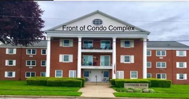 front view picture of 1249 Lakeshore Drive, Muskegon, MI. 49441
