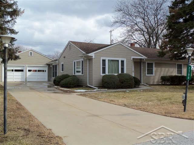 front view picture of 2700 Hemmeter, Saginaw, MI. 48603