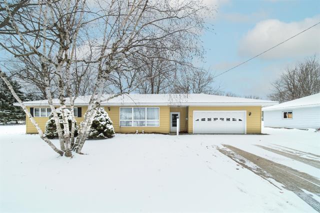 front view picture of 713 Wall Street, Manistee, MI. 49660