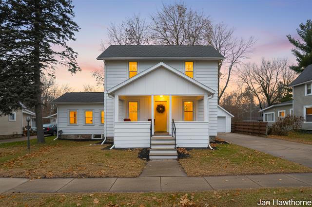 front view picture of 403 W Mill Street, Hastings, MI. 49058