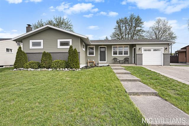 front view picture of 2173 Daylorne  Drive, Grand Rapids, MI. 49525