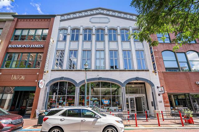 front view picture of 125 S Kalamazoo Mall, Kalamazoo, MI. 49007
