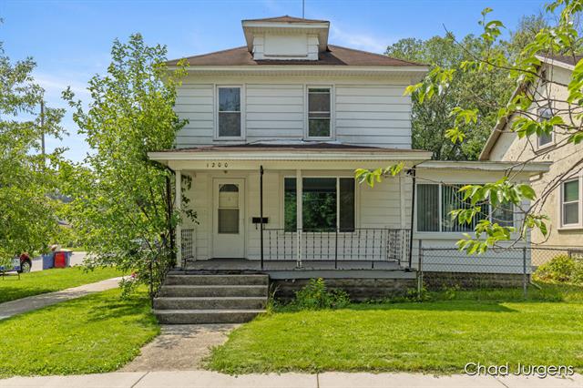 front view picture of 1200 Jacksonnw  Street, Grand Rapids, MI. 49504