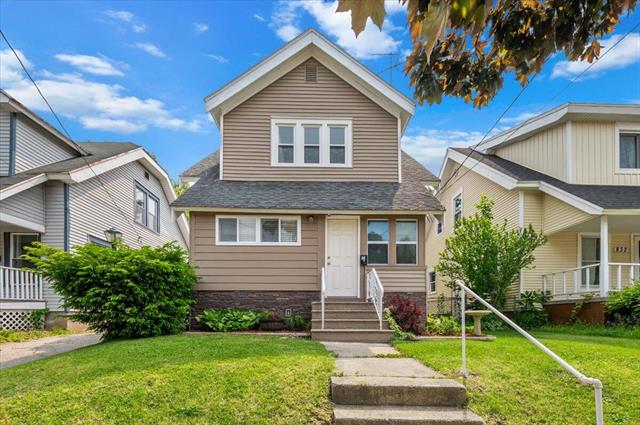 front view picture of 836 Collegene  Avenue, Grand Rapids, MI. 49503